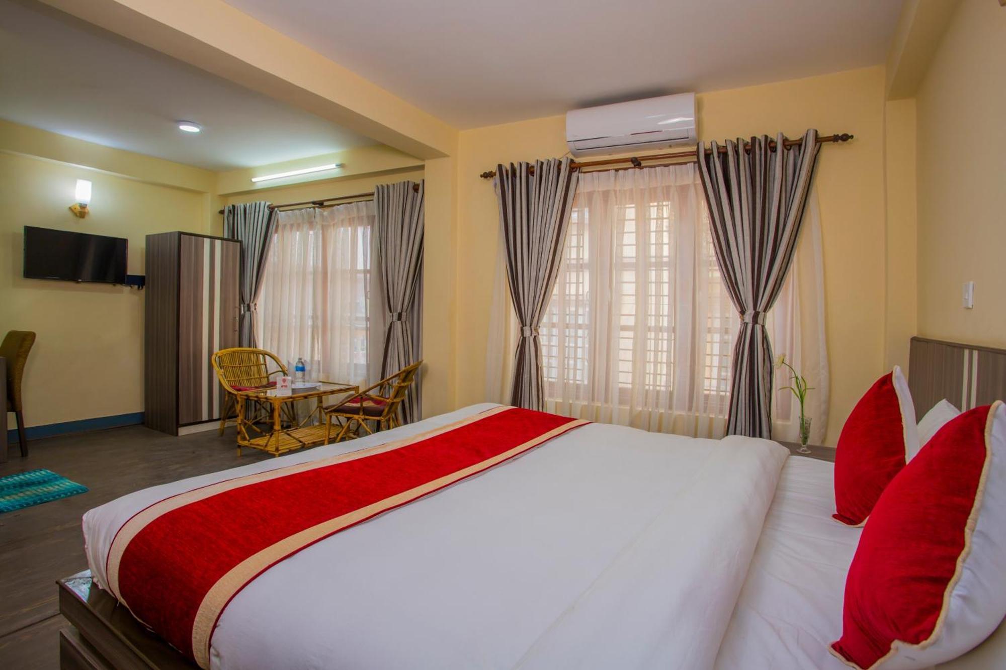 Oyo 297 Hotel Aayam Катманду Екстер'єр фото