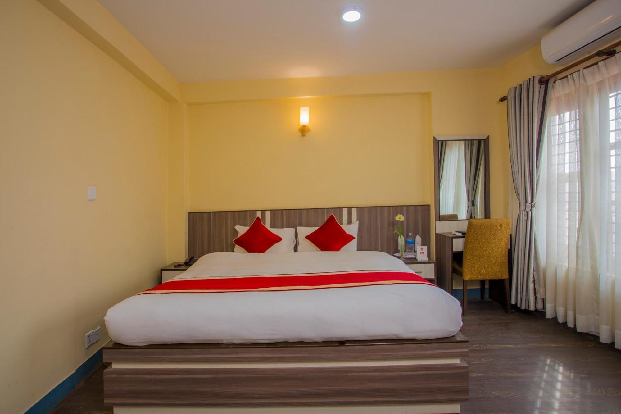 Oyo 297 Hotel Aayam Катманду Екстер'єр фото