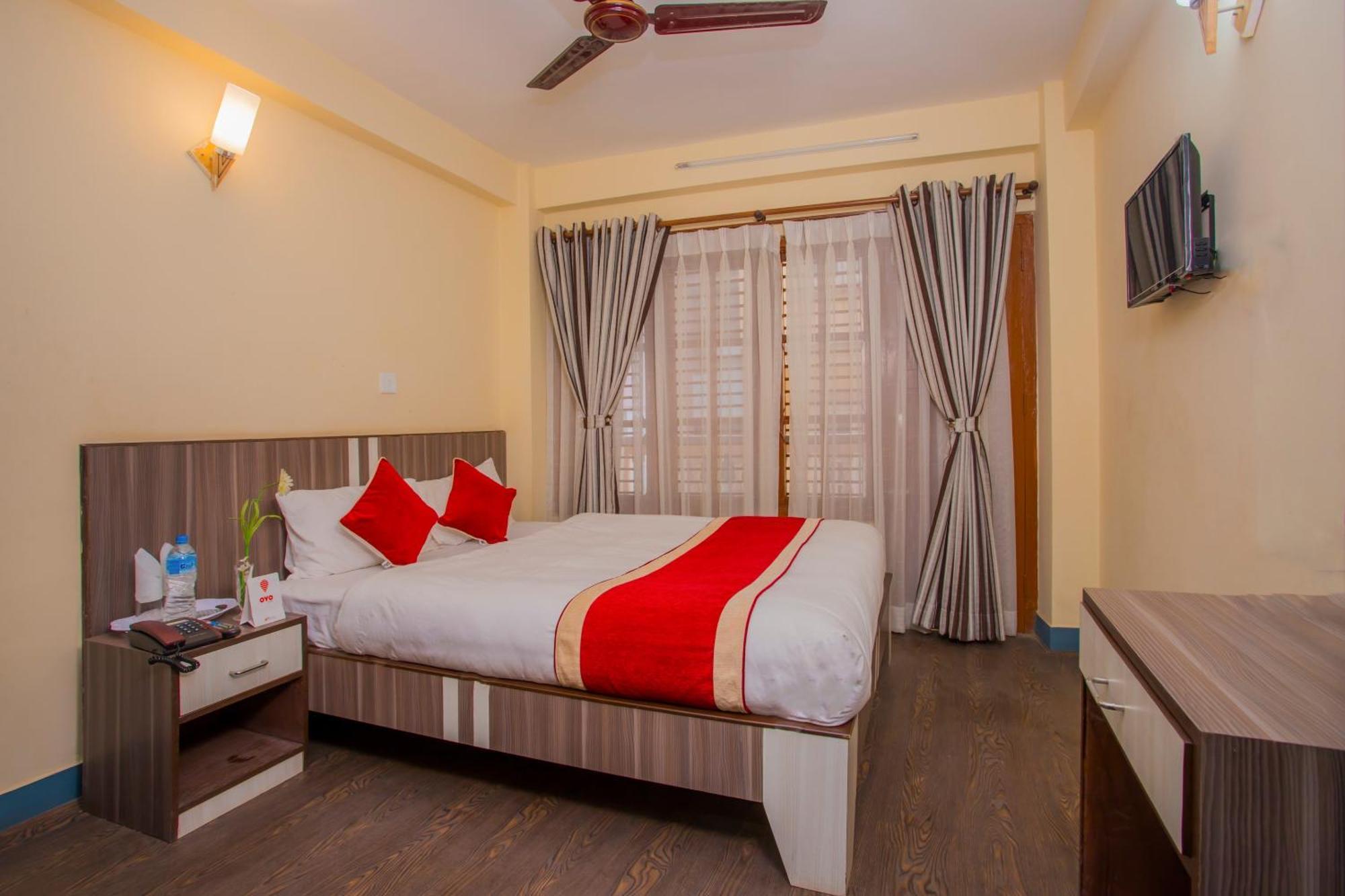 Oyo 297 Hotel Aayam Катманду Екстер'єр фото